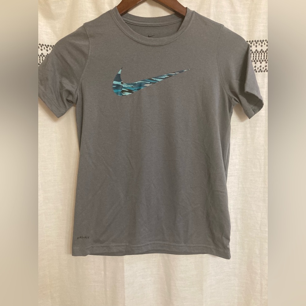 Nike Dri-fit Tee Boys Size Medium